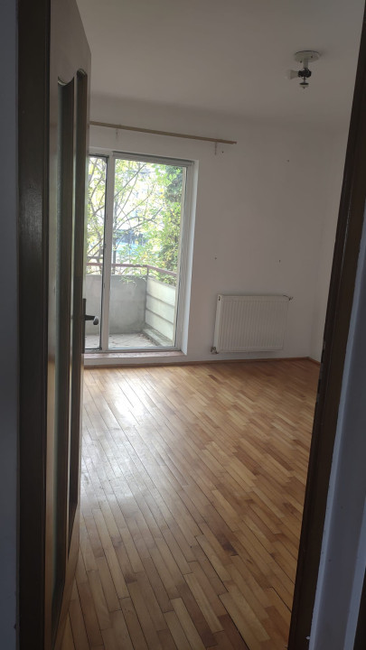 Apartament 3 camere ,suprafata 74 mp ,zona Buna ziua