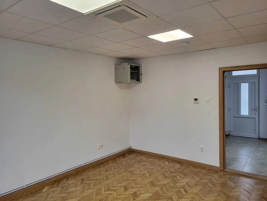 Apartament 3 camere decomandate, 2 băi, recent renovat, zona Piața Mihai Viteazu