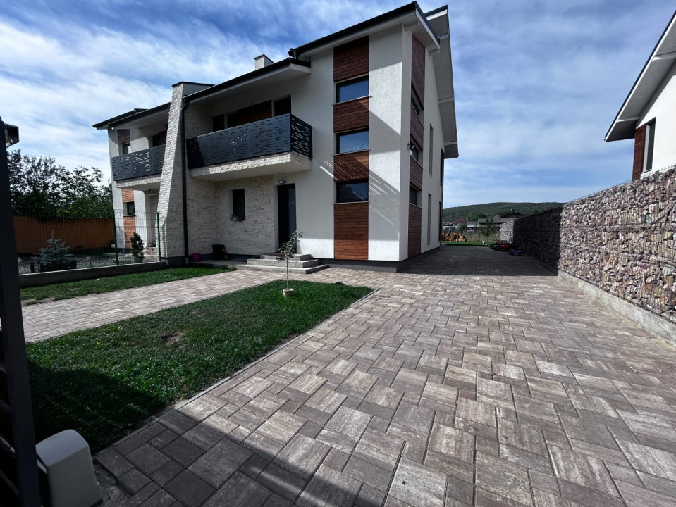 Duplex de vanzare120 mp, 400 mp teren, Gilau, Independenta energetic