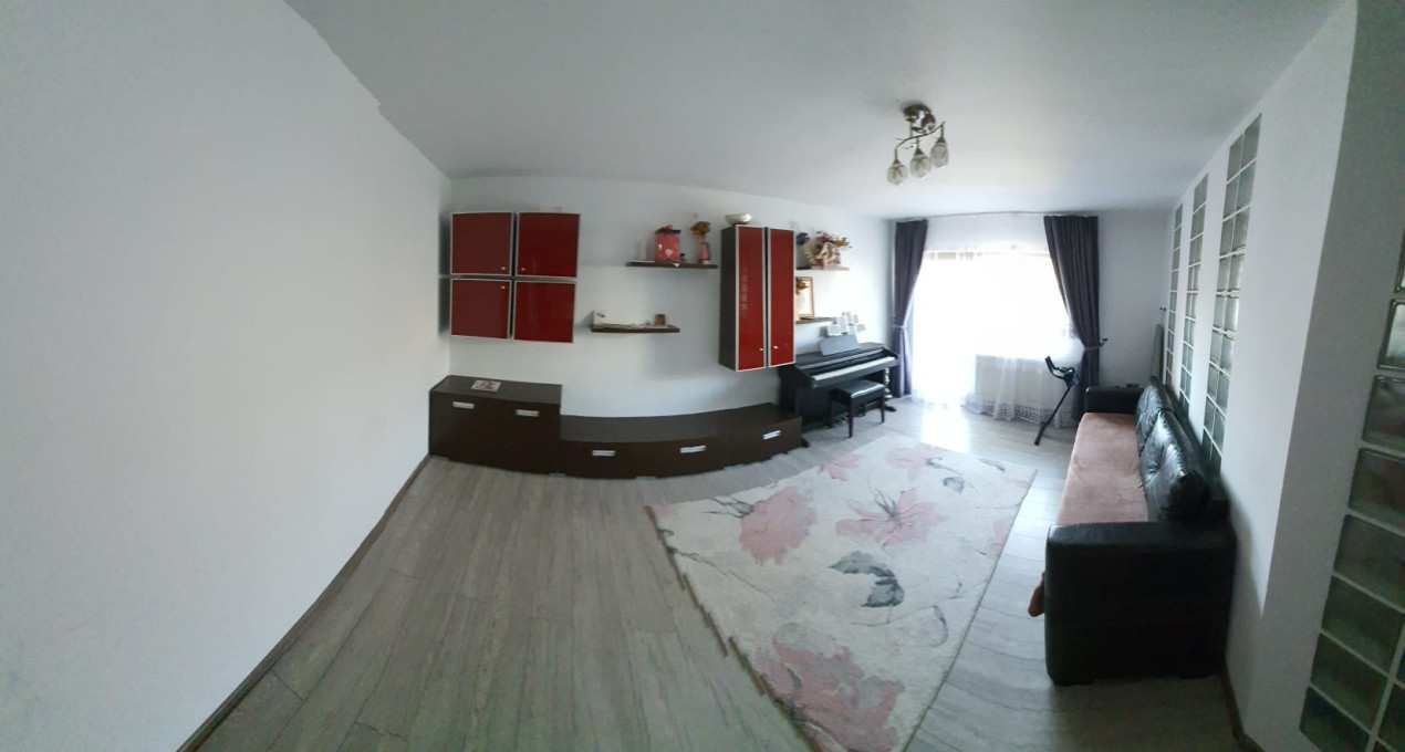 Apartament de 3 camere spre vanzare, 74 mp. parcare, Intre Lacuri 