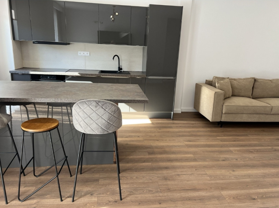 Apartamnet 2 camere,56 mp,cartier Anrei Muresanu 