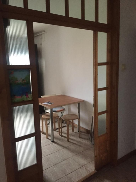 Apartament cu 4 camere decomandate, bloc cu lift, zona Piata Flora