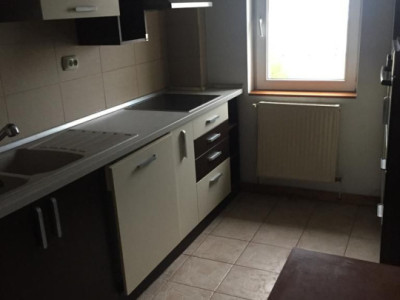 Apartament cu 4 camere decomandate, bloc cu lift, zona Piata Flora