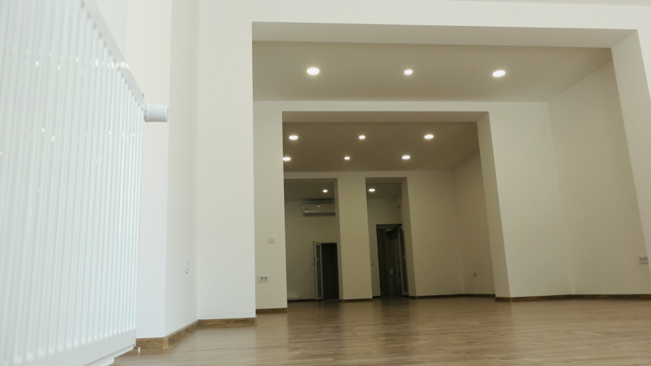 Spatiu comercial, 204 mp, renovat recent, zona Central