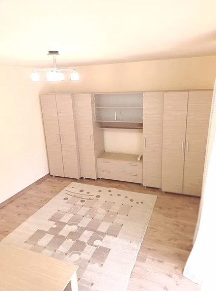 Apartament de 2 camere DECOMANDATE, 55 mp, parcare, zona Florilor