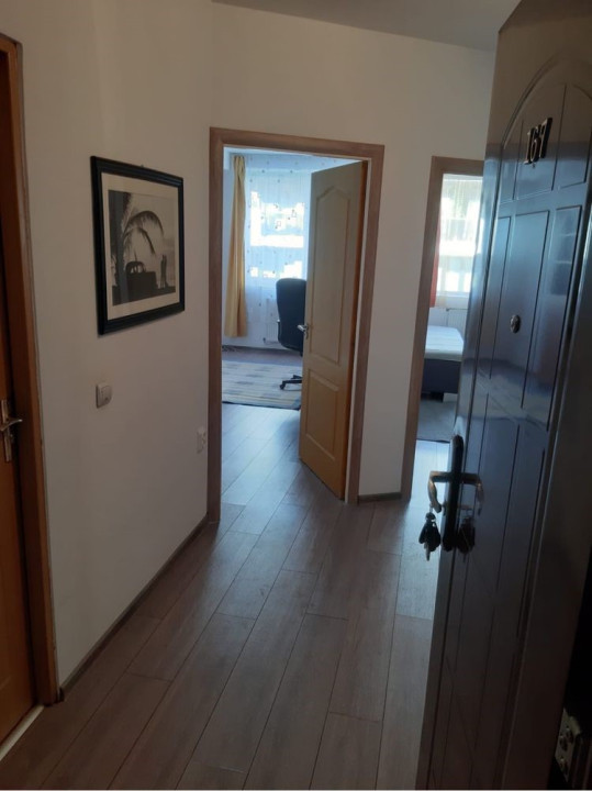 Apartament  3camere suprafata de 58 mp zona Portelanul