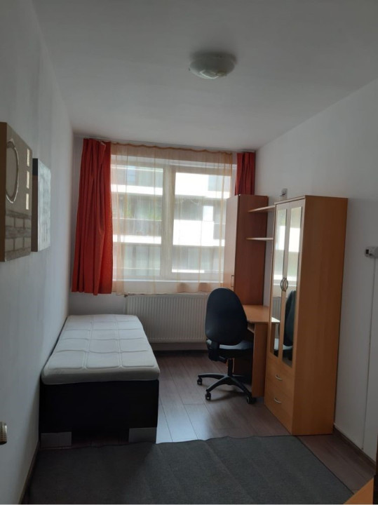 Apartament  3camere suprafata de 58 mp zona Portelanul