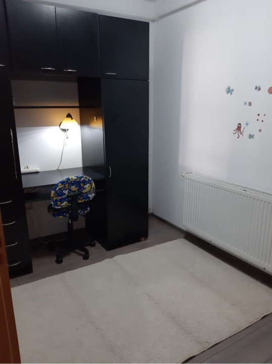 Apartament  3camere suprafata de 58 mp zona Portelanul