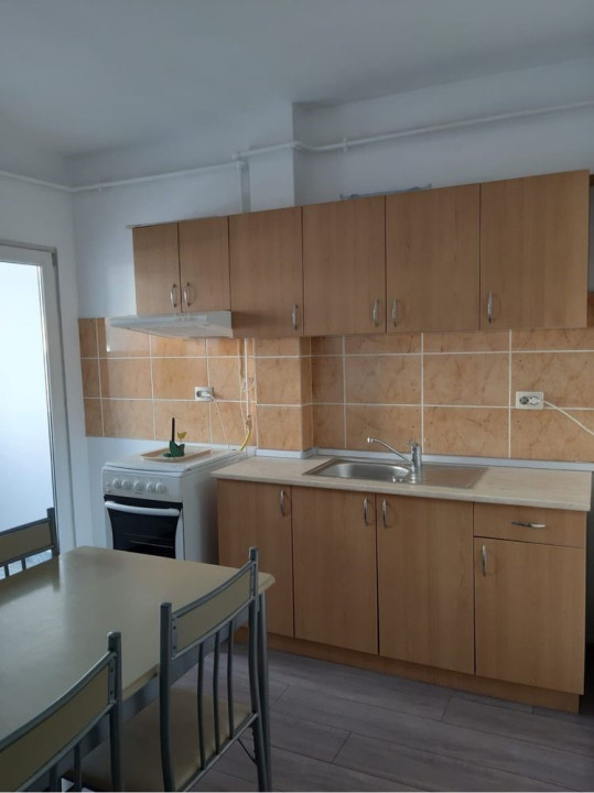 Apartament  3camere suprafata de 58 mp zona Portelanul