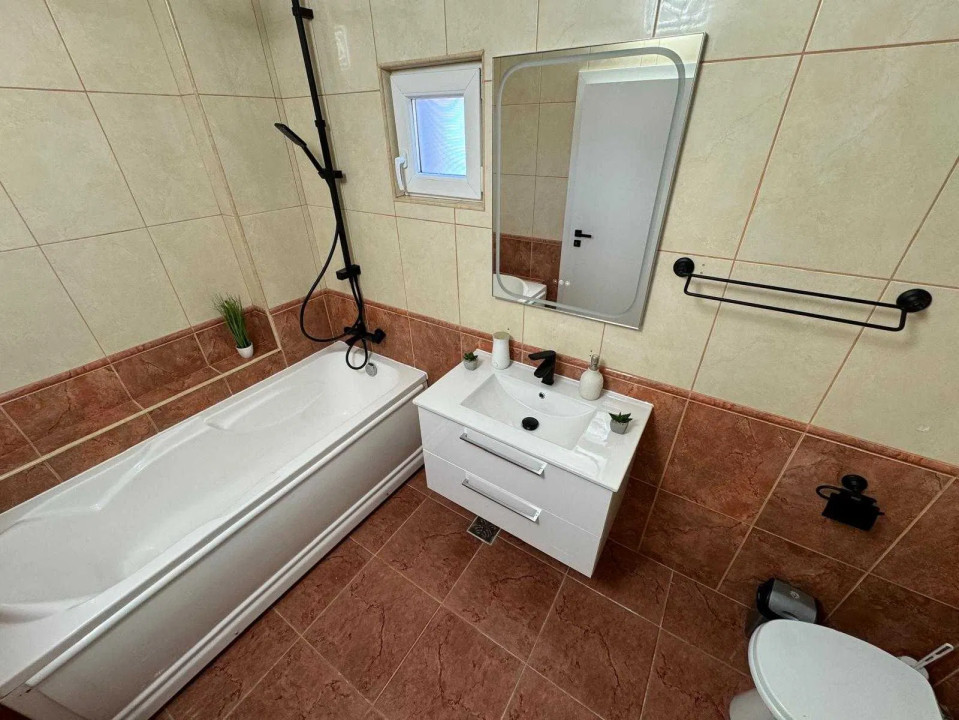 Apartament 3 camere de inchiriat, 95 mp. parcare, Zona Centrala 