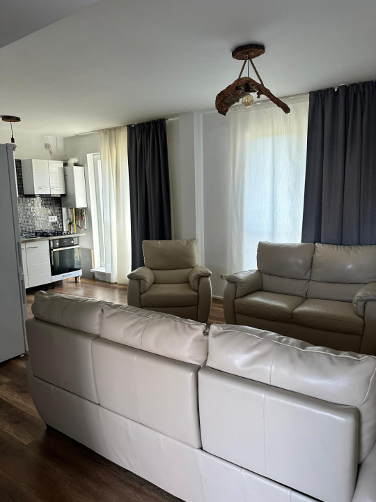 Apartament cu doua intrari, 80 mp, 3 camere, Zona Tineretului