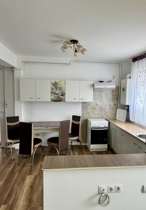 Apartament cu doua intrari, 80 mp, 3 camere, Zona Tineretului