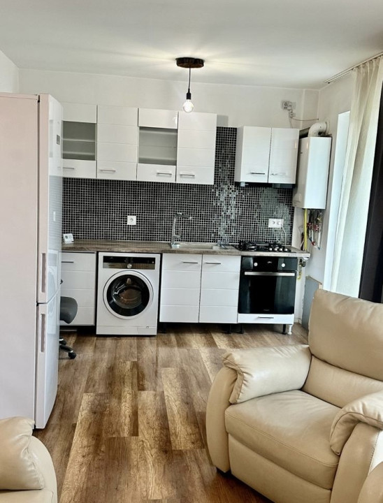 Apartament cu doua intrari, 80 mp, 3 camere, Zona Tineretului