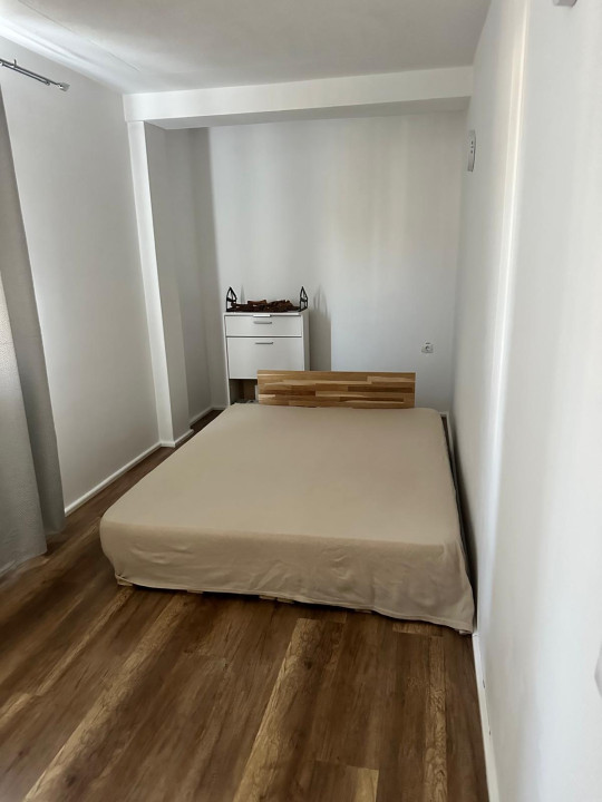 Apartament cu doua intrari, 80 mp, 3 camere, Zona Tineretului