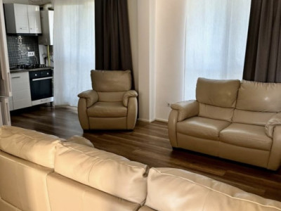 Apartament cu doua intrari, 80 mp, 3 camere, Zona Tineretului