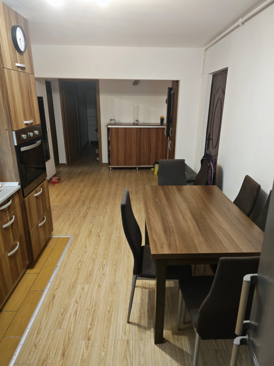 Apartament cu 3 camere, parcare, zona Lidl