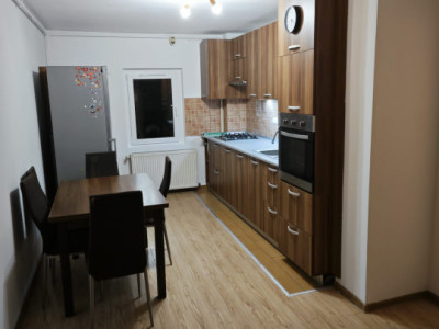 Apartament cu 3 camere, parcare, zona Lidl