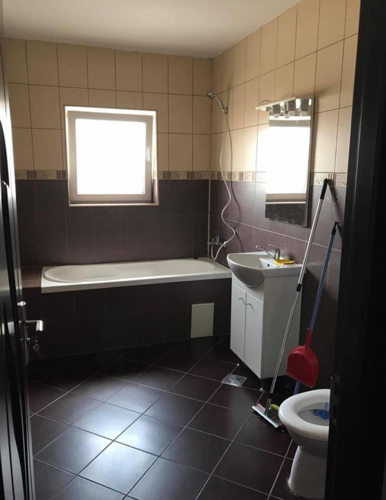 Apartament de 2 camere, 68 mp, Zona Vivo