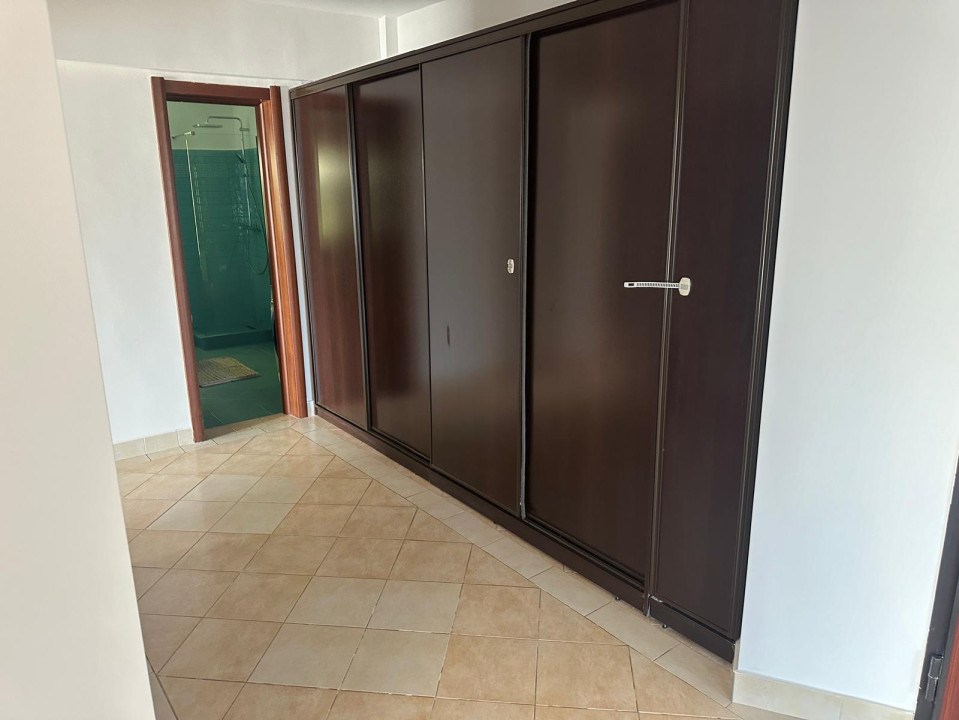 Apartament 4 camere, 174 mp utili, etaj 2, parcare, cartier Andrei Muresanu