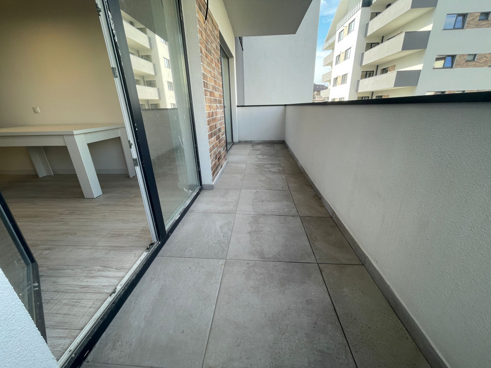 Apartament de 2 camere, Finisat, Parcare, TVA inclus, Terasa, Zona Eroilor.