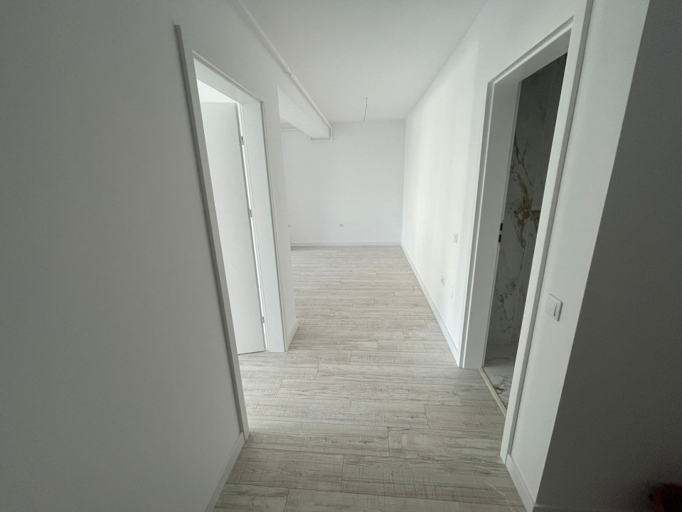 Apartament de 2 camere, Finisat, Parcare, TVA inclus, Terasa, Zona Eroilor.