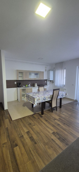 Apartament de 3 camere, garaj, balcon zona Terra