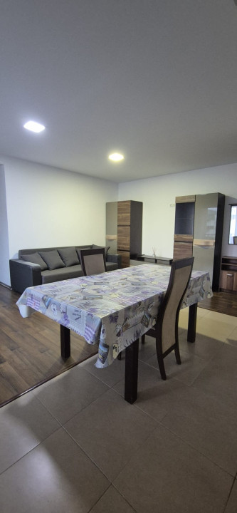 Apartament de 3 camere, garaj, balcon zona Terra