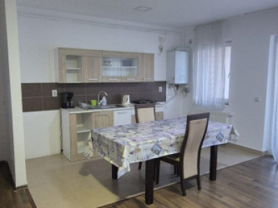 Apartament de 3 camere, garaj, balcon zona Terra