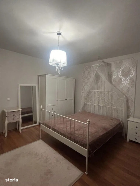 Apartament cu 3 camere, 68 mp, balcon, zona Primariei