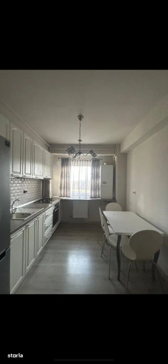 Apartament cu 3 camere, 68 mp, balcon, zona Primariei