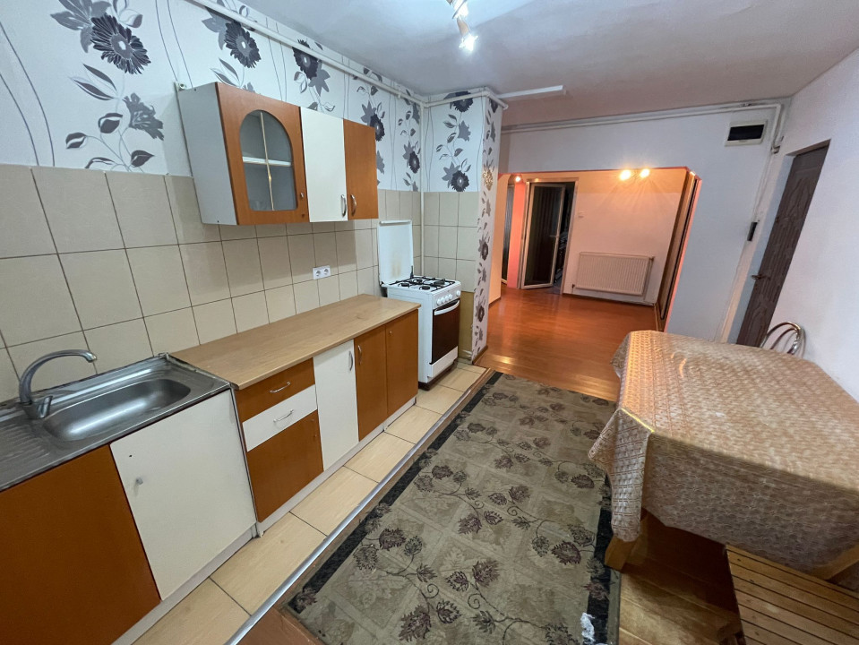 Apartament cu 3 camere, 61 mp, zona Gheorghe Doja