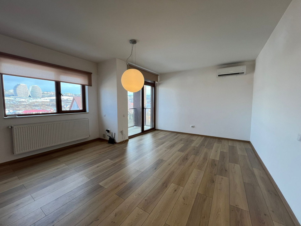 Apartament de 3 camere, 76 mp, finisat , parcare, zona Campului