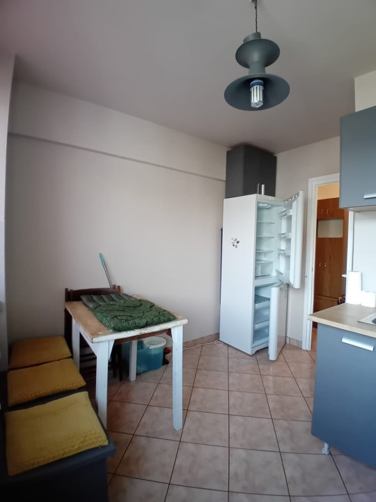 Apartament 3 camere semidecomandate, suprafata de 59 mp situat in Grigorescu