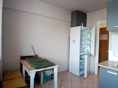 Apartament 3 camere semidecomandate, suprafata de 59 mp situat in Grigorescu