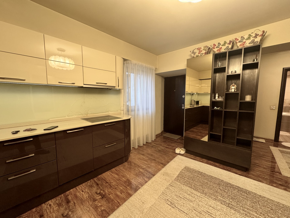 Apartament 3 camere, 81 mp utili, etajul 1, zona Pieței Cipariu