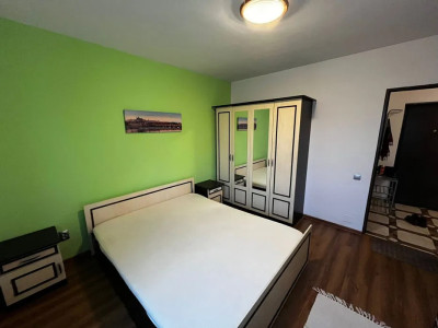 Apartament de 2 camere, Decomandat, Parcare, Zona Sesul de sus