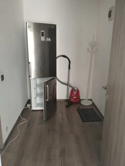 Apartament cu 2 camere, 40 mp, balcon, zona Stejarului