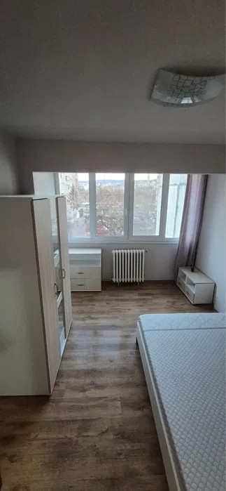 Apartament 3 camere decomandate, etaj intermediar, zona Profi Grigorescu