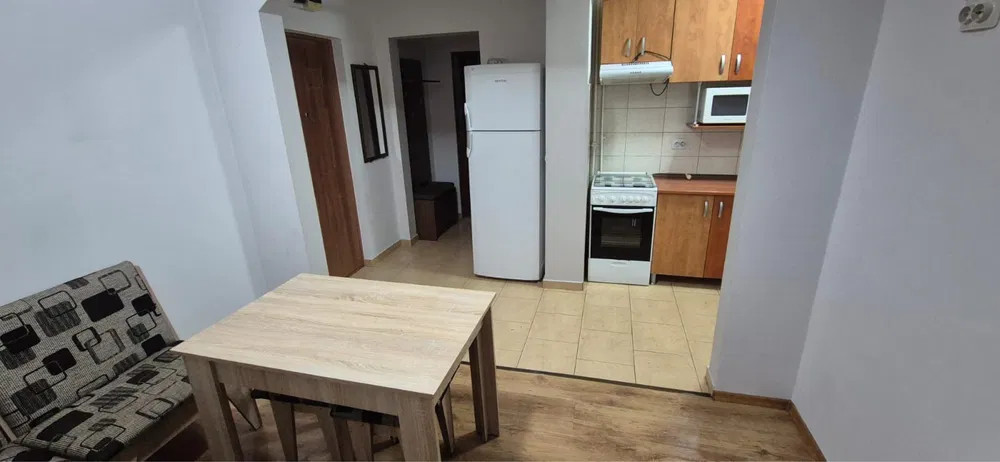 Apartament 3 camere decomandate, etaj intermediar, zona Profi Grigorescu