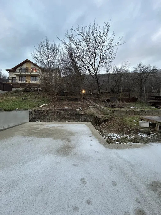 Casa individuala de 4 camere, 150mp, renovata, terasa, curte, garaj, zona Baciu