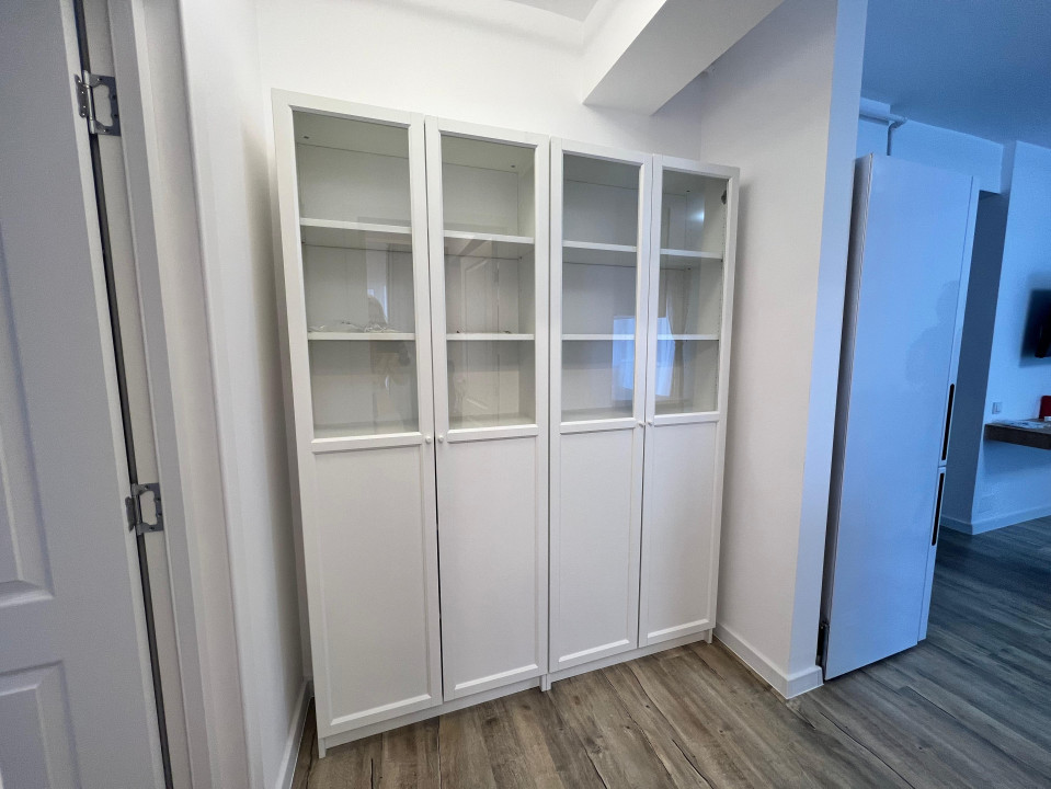 Apartament de 3 camere, 53 mp, bloc nou, parcare, zona Terra