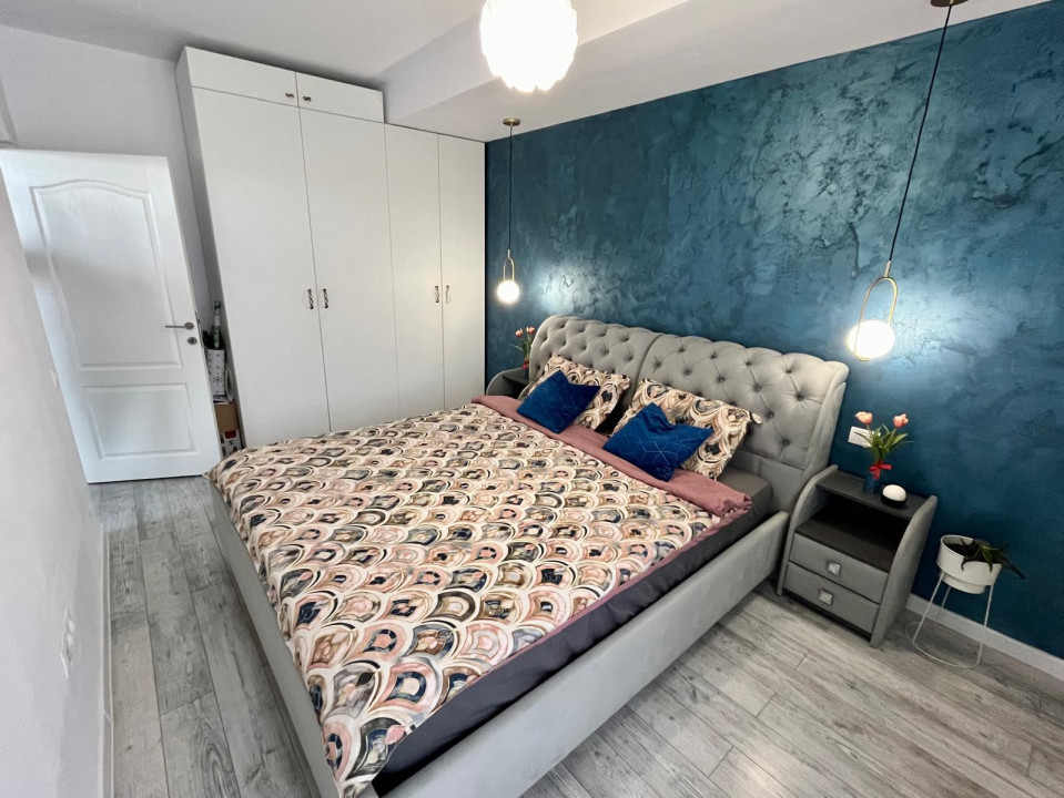 Apartament de 2 camere, Semidecomandat, Finisat, Parcare, Zona Terra