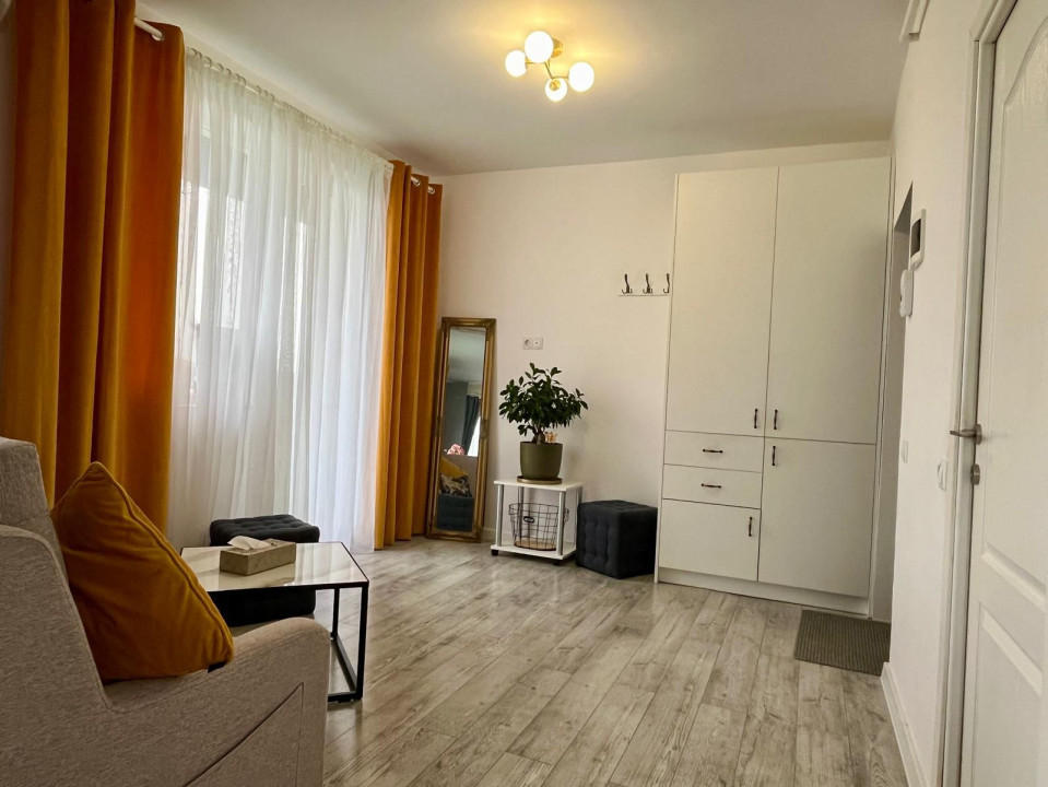 Apartament de 2 camere, Semidecomandat, Finisat, Parcare, Zona Terra