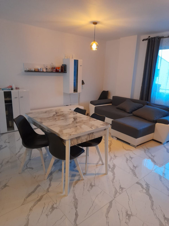 Apartament de 3 camere, 65mp, mobilat-utilat, , zona Fagului