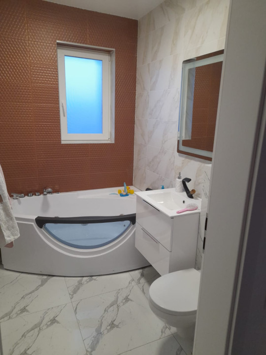 Apartament de 3 camere, 65mp, mobilat-utilat, , zona Fagului