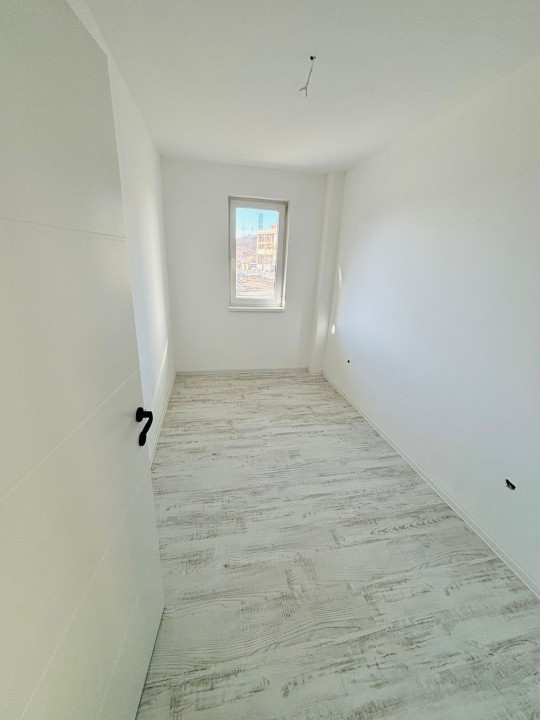 Apartament de 3 camere, 52 mp, Finisat, Parcare, Zona Tineretului