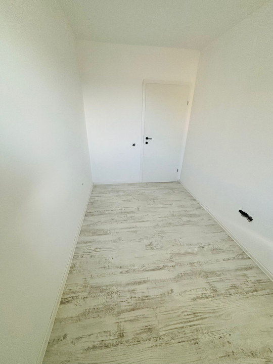 Apartament de 3 camere, 52 mp, Finisat, Parcare, Zona Tineretului