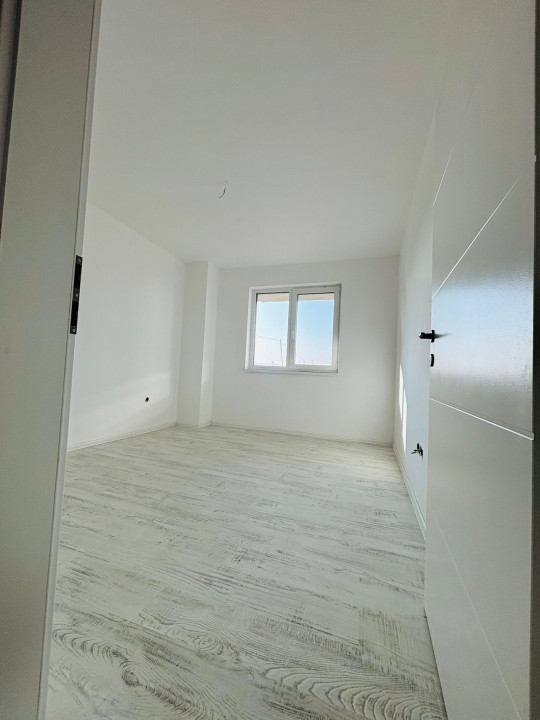 Apartament de 3 camere, 52 mp, Finisat, Parcare, Zona Tineretului