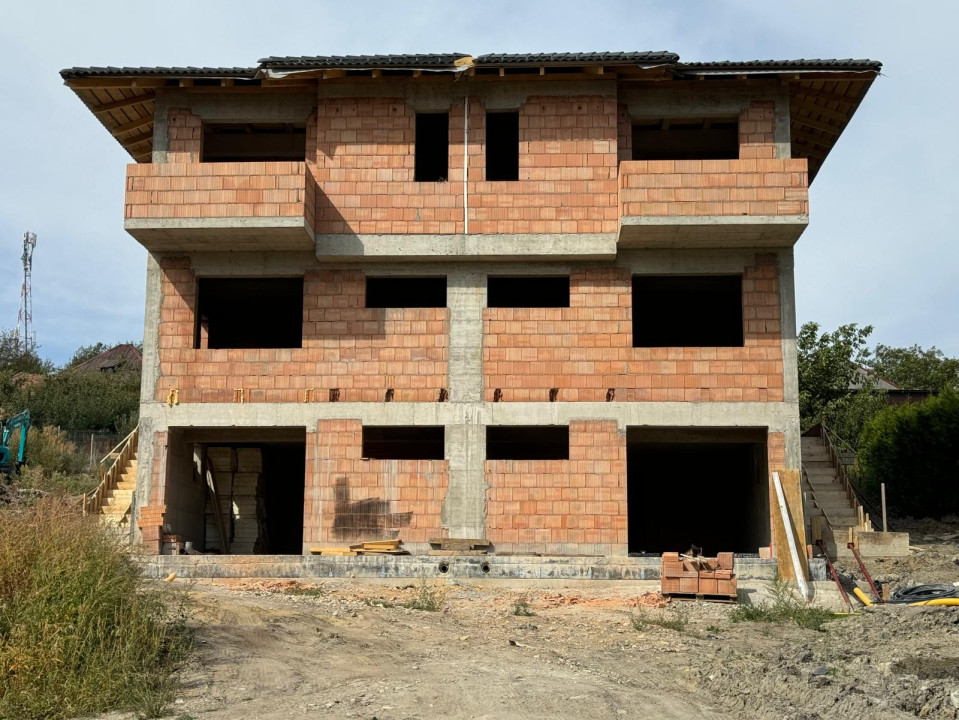 Duplex de vânzare, 170 mp utili, 500 mp teren, sat Feleacu