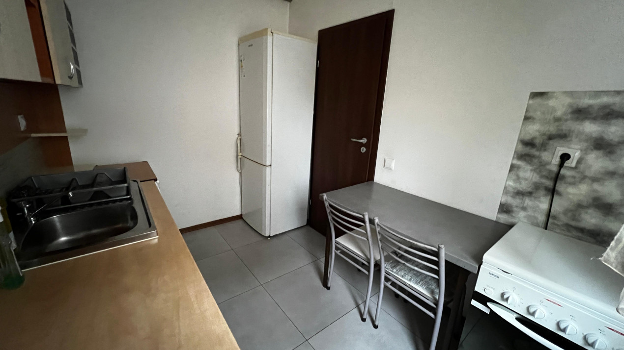 Apartament cu o camere 34.4 mp plus balcon etaj intermediar Stejarului 